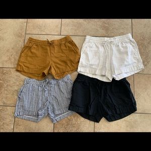 Old Navy Shorts Medium Pull On